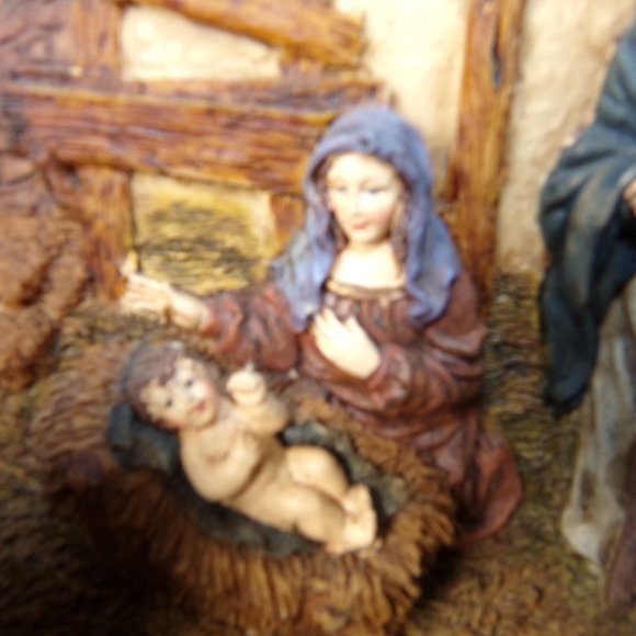Christmas Ceramic Nativity Mary Joseph Jesus and the three king's TWO Piece. - Picture 3 of 16